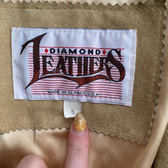 SOLD 80’s Tan Fringe Suede Leather Jacket Concho - Picture 11 of 13